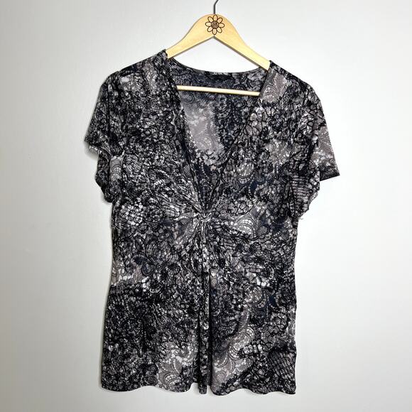 Daisy Fuentes Patterned Short Sleeve Knot Top - Picture 4 of 8